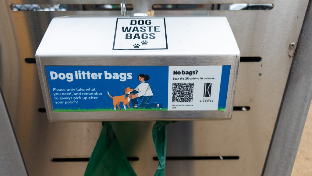 QR Code to notify Kingston Coucil to refill bags